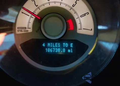 2010 Ford Mustang V6/V6 Premium z USA, uszkodzony, nr VIN 1ZVBP8EN5A5174221